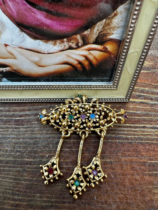 Vintage Gold Tone Dangling Floral Brooch with Multicolor Rhinestones - Picture 3 of 7